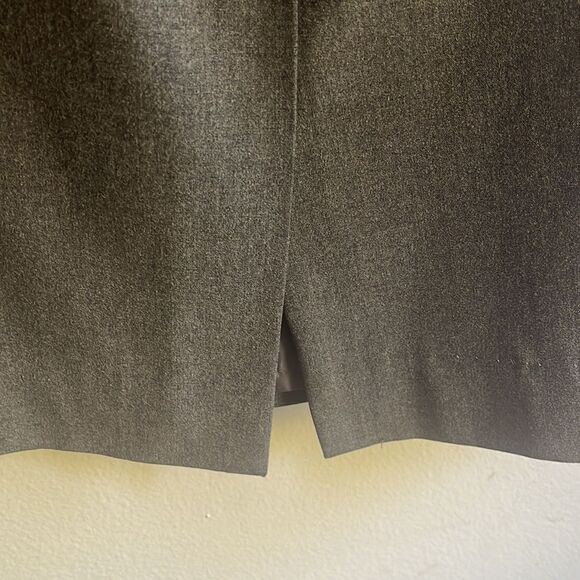 EXCELLENT CONDITION WOMEN’S 10 MICHAEL MICHAEL KORS GRAY BLAZER AND SKIRT SET - Picture 9 of 9